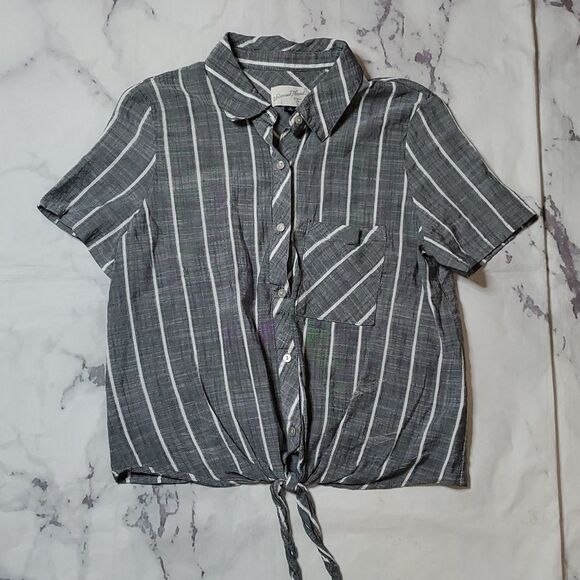 Universal Thread Tops - Universal Thread Gray/White Stripe Button-up